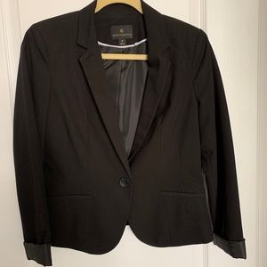 Worthington cropped black blazer